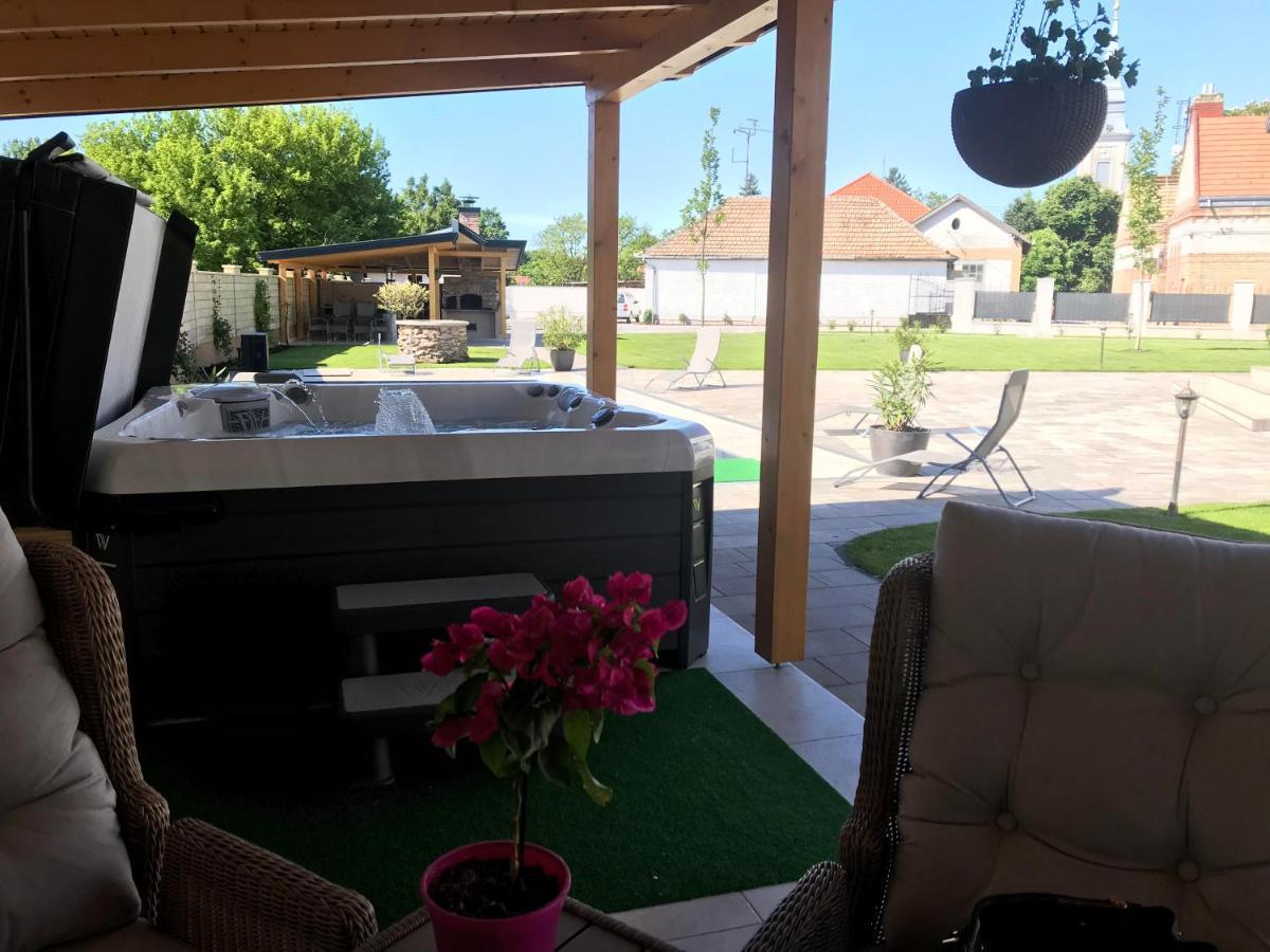 Notarius Vendeghaz Bed & Breakfast Poroszló Екстериор снимка