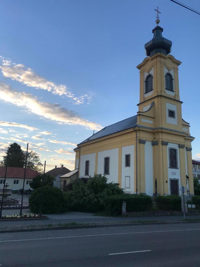 Notarius Vendeghaz Bed & Breakfast Poroszló Екстериор снимка